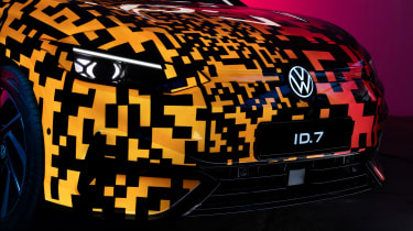Volkswagen ID7 camouflage - front detail