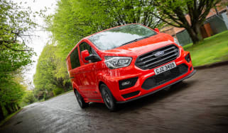 MS-RT Ford Transit Custom red