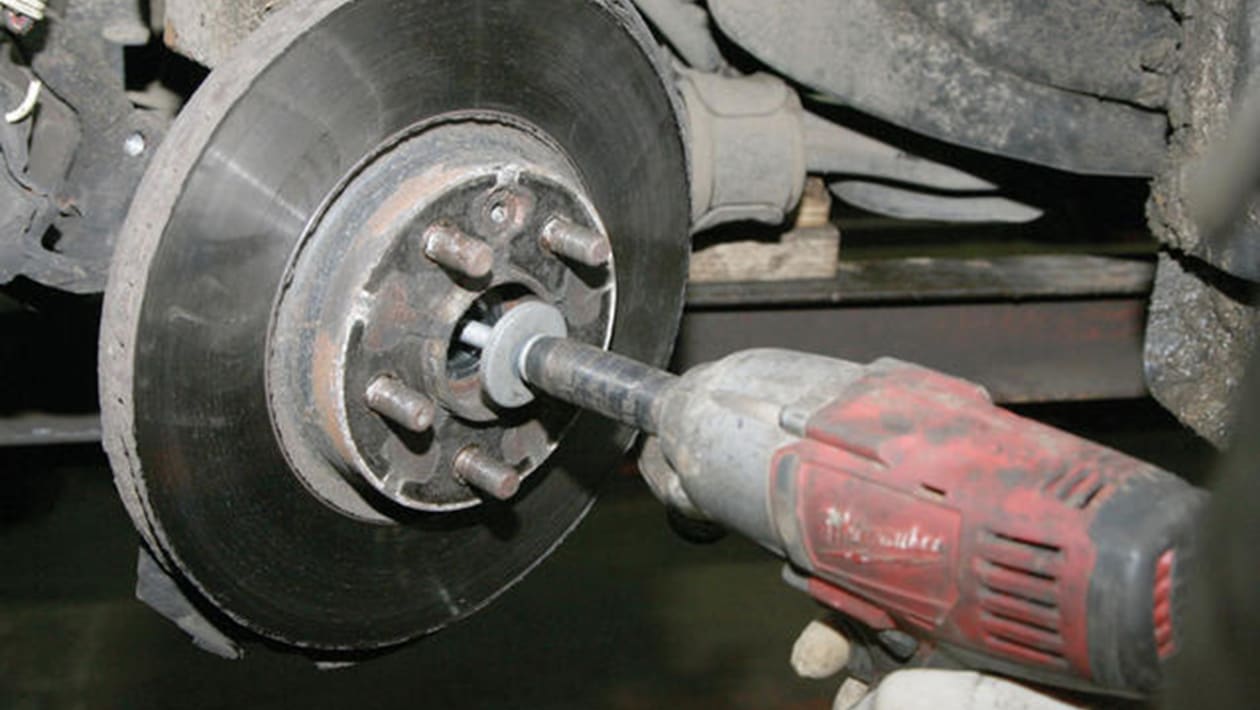 How to replace the wheel bearings on a Freelander 2 pictures Auto