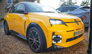Renault 5 Fleetwatch