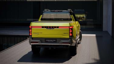 Nissan Frontier Pro hybrid - rear end