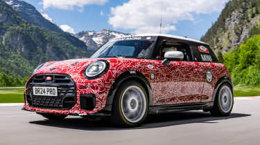 MINI JCW - spyshot front tracking