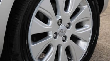 Kia Rio alloy wheel