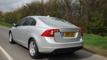 Volvo S60 rear tracking