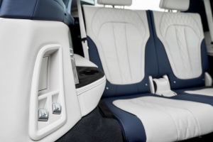 BMW X7 spy shot - seats