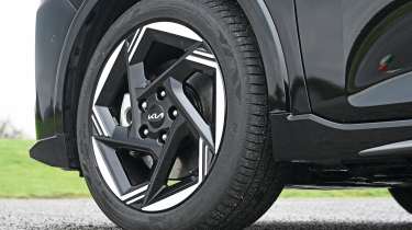 Kia K4 - wheel