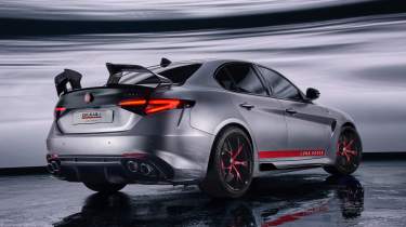 Alfa Romeo Giulia Quadrifoglio Luna Rosa - rear