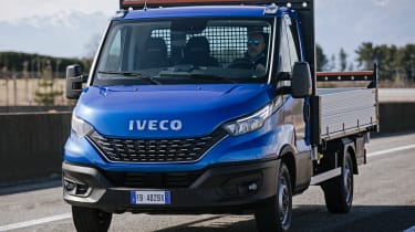 IVECO Daily Cab tipper - front tracking