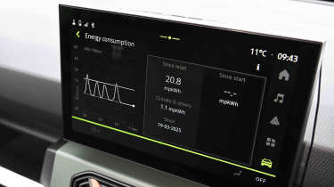 Dacia Spring - infotainment, efficiency screen