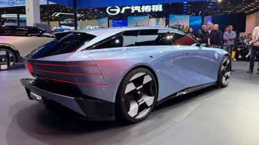 Peugeot Concept 6 - rear angled
