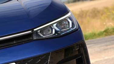 Volkswagen Passat - headlight detail