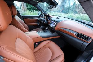 Maserati Levante - cabin