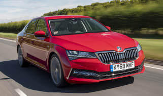Skoda Superb - front