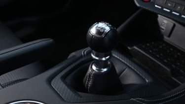 Ford Mustang - gear stick