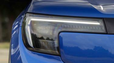 Ford Explorer - head light detail