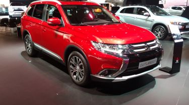 Mitsubishi Outlander - Paris front three quarter