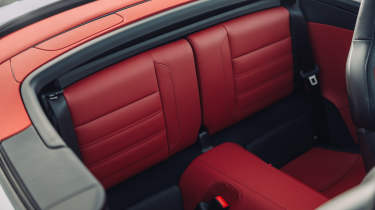 Porsche 911 Turbo S Cabriolet - rear seats