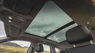 Volkswagen Touareg eHybrid 4Motion - panoramic roof