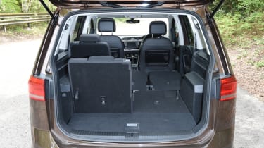 Volkswagen Touran 2016 - boot seats down 1