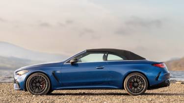 Mercedes-AMG CLE 53 Cabriolet - side roof closed