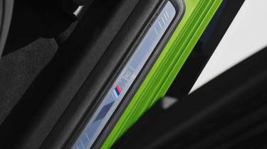 BMW M3 Competition - sill plate detail