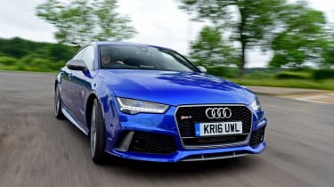 Audi RS7 Performance - front driving
