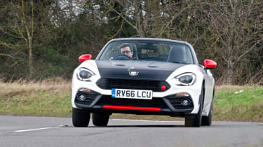 Abarth 124 Spider - front action