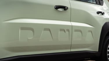 Fiat Grande Panda Pop - Panda embossed doors