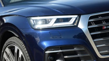New Audi SQ5 2017 review UK - headlight