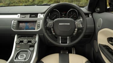 Range Rover Evoque SD4 Dynamic 5dr dash