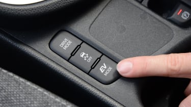 Toyota Yaris Cross final report - drive mode buttons