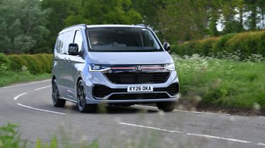 Volkswagen Transporter Sportline - front cornering