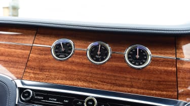 2018 Bentley Continental GT - clocks