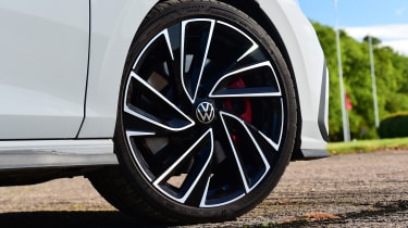 Volkswagen Golf GTI - wheel