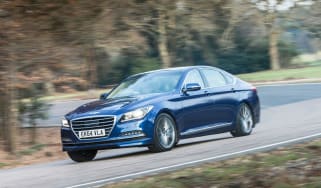 Hyundai Genesis UK 2015 action