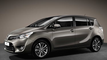 Toyota Verso 2016 - European model side