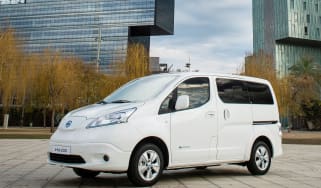 Nissan e-NV200 - front