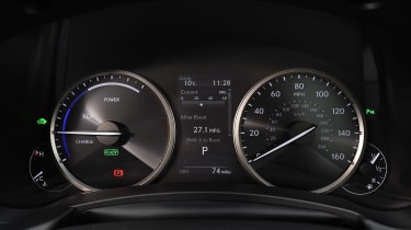 Lexus NX 300h - dials