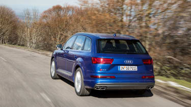 Audi SQ7 - rear driving