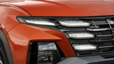 New Hyundai Tucson hybrid - front headlights