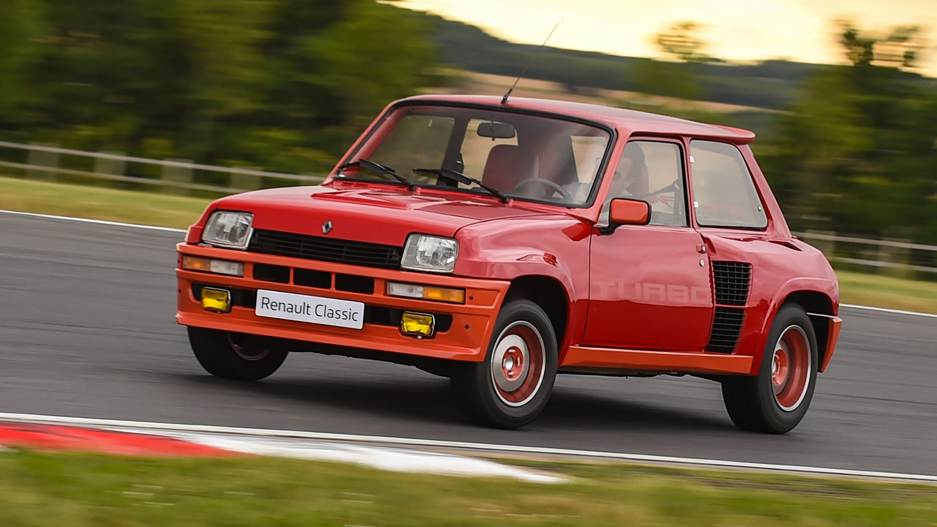 Renault 5 Turbo: review, history and specs of an icon