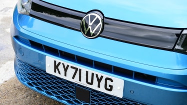 Volkswagen Caddy - front grille