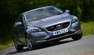 Volvo V40 - front cornering