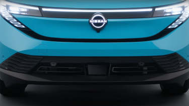 Nissan Leaf - lights and grill
