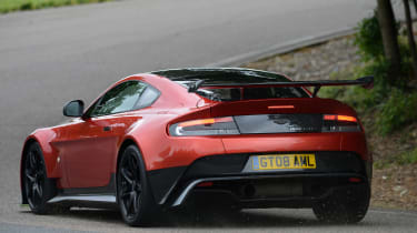 Aston Martin Vantage GT8 - rear action