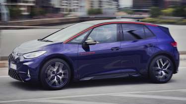 Volkswagen ID.3 GTX Fire &amp; Ice edition - dynamic front angled
