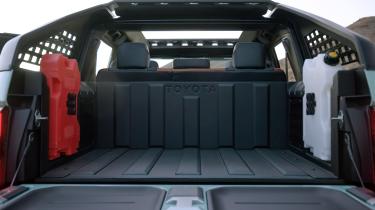 Toyota Land Cruiser ROX concept - rear interior 