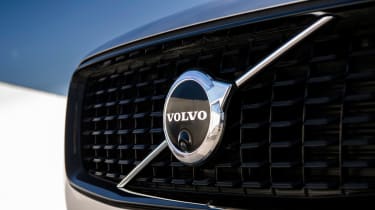 Volvo XC90 T8 Recharge - front grille