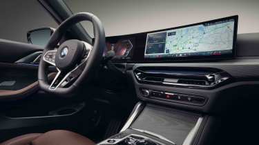 BMW 4 Series Convertible - curved screen