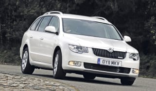 Skoda Superb Greenline II front